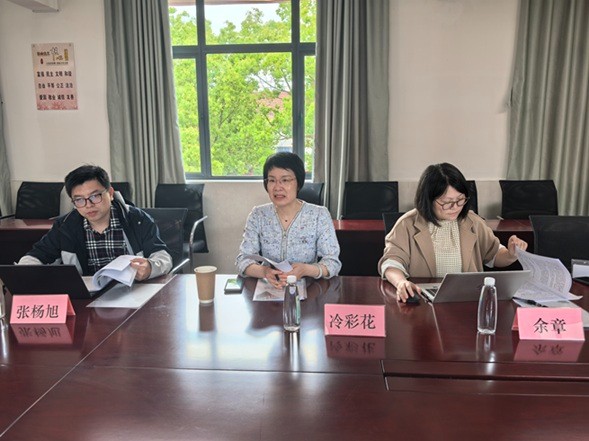 赵屯小学迎接青浦区课程教学跟进调研